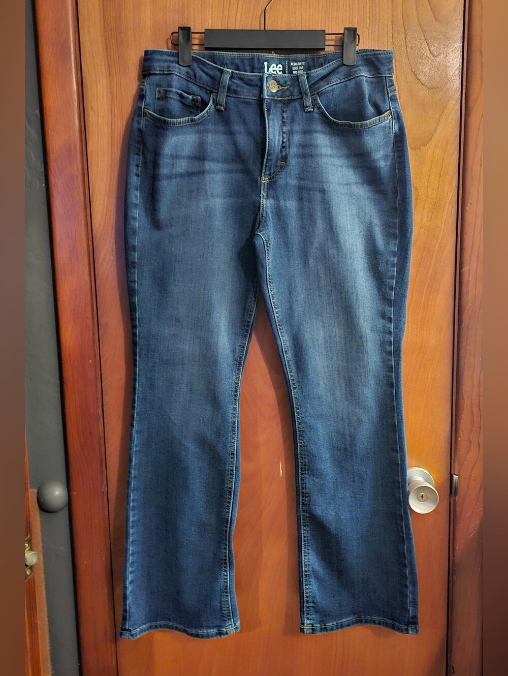 Lee Women's Mid-Rise Regular Fit Bootcut Jeans Medium Wash Stretch Denim Size 8P